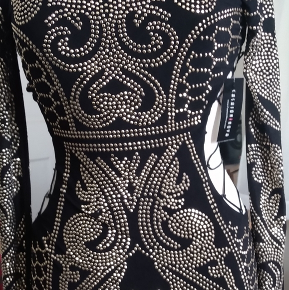 Dress - Picture 5 of 11